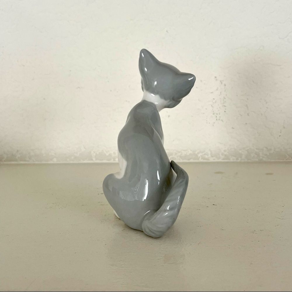 Lladró Brille Gatito expectante grey cat figurine 5.113 - Picture 2 of 16